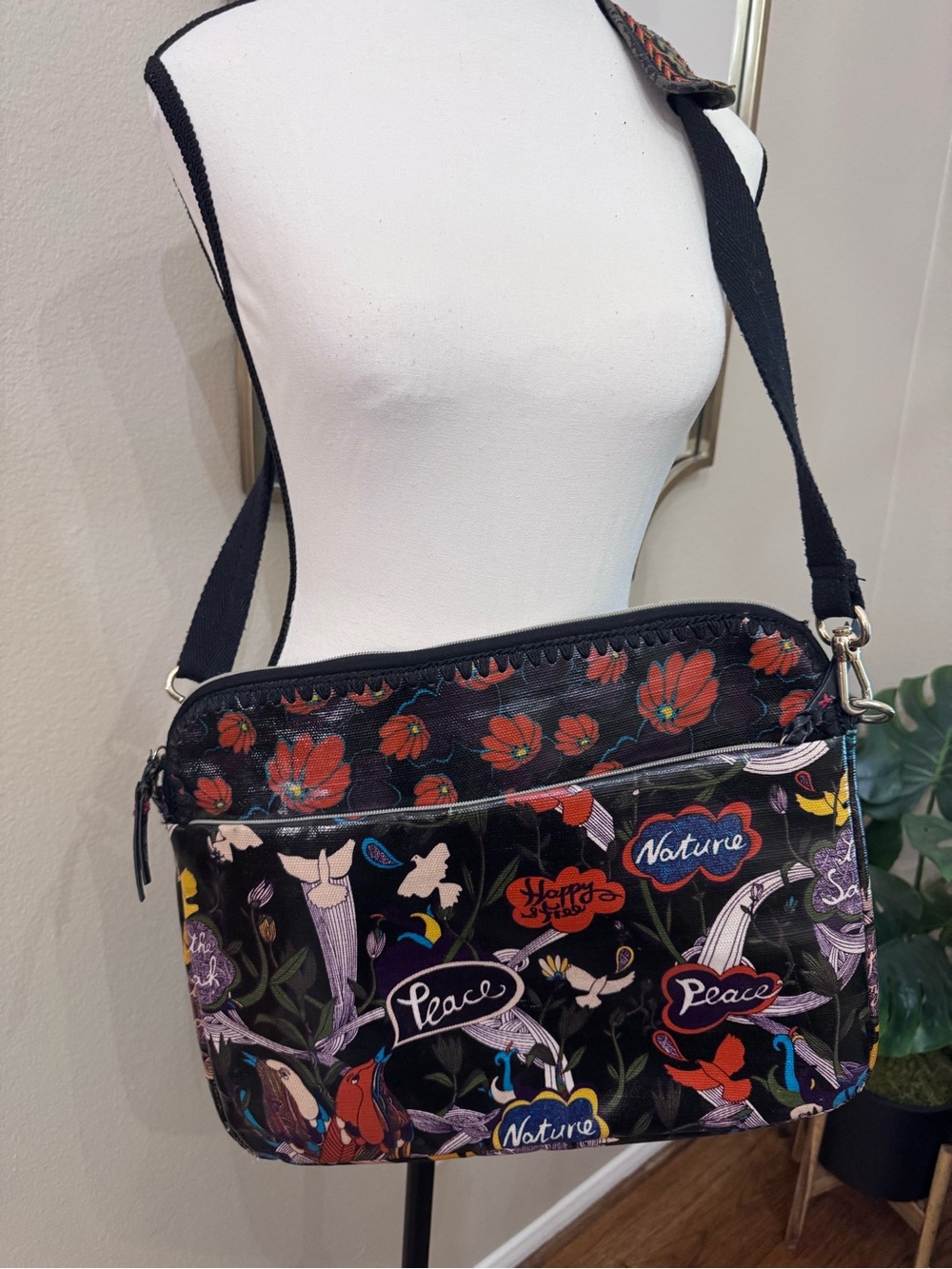 Sakroots Peace Nature Floral Laptop Messenger Crossbody Bag